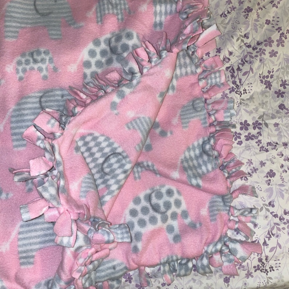 Fleece baby blanket - handmade - thick and warm! - Picture 3 of 4